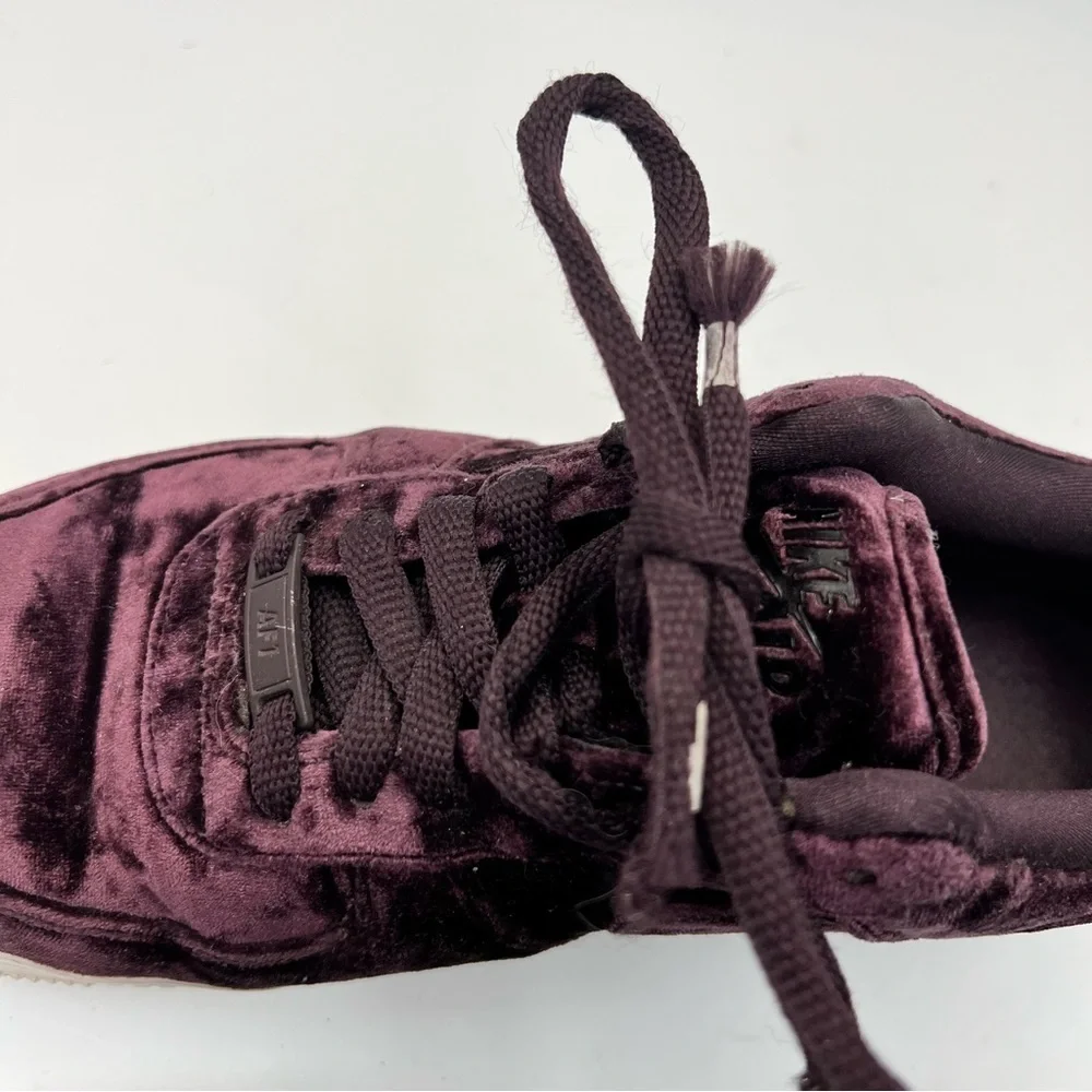 Nike Air Force 1 Low Drapes the Air in Plush Velvet Sneakers Womens Size 7
